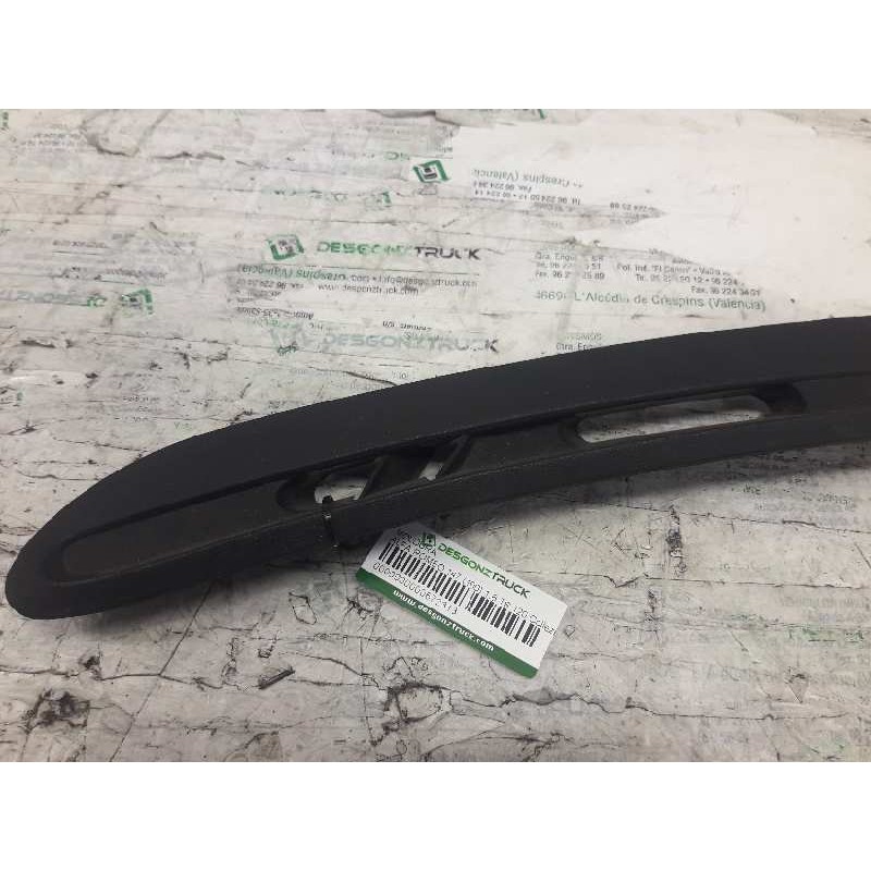 Recambio de moldura para alfa romeo 147 (190) 1.6 ts 120 collezione referencia OEM IAM  INTERIOR SALPICADERO - Blanco 2