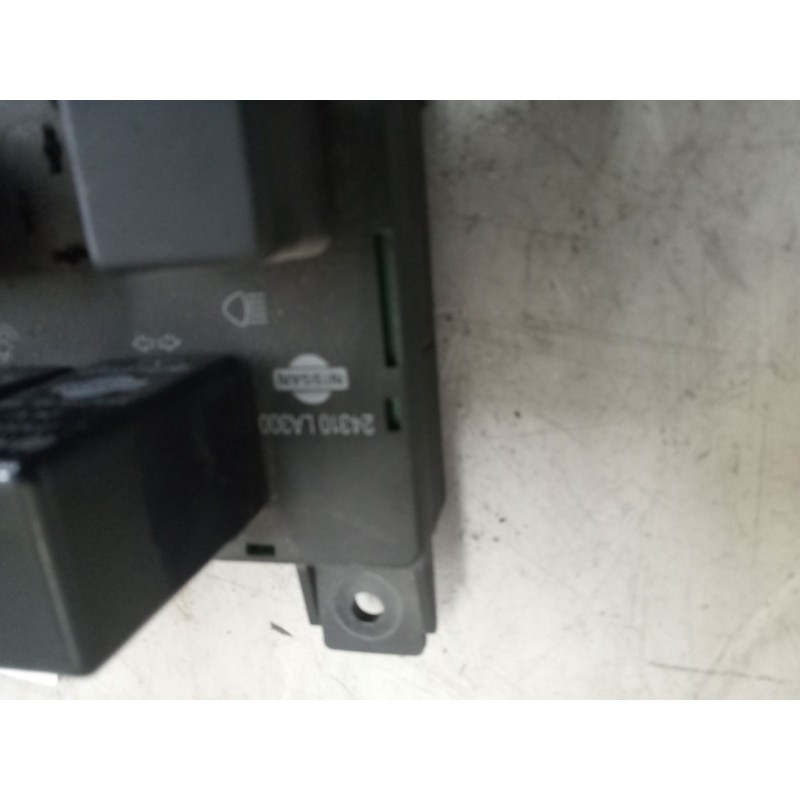 Recambio de caja reles / fusibles para nissan trucks atleon 140 referencia OEM IAM 24310LA300 - Blanco 3