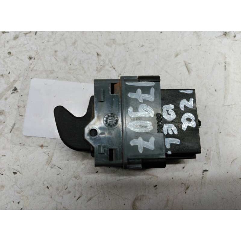 Recambio de mando elevalunas delantero izquierdo para peugeot 307 (s1) xr clim plus referencia OEM IAM - Blanco 2