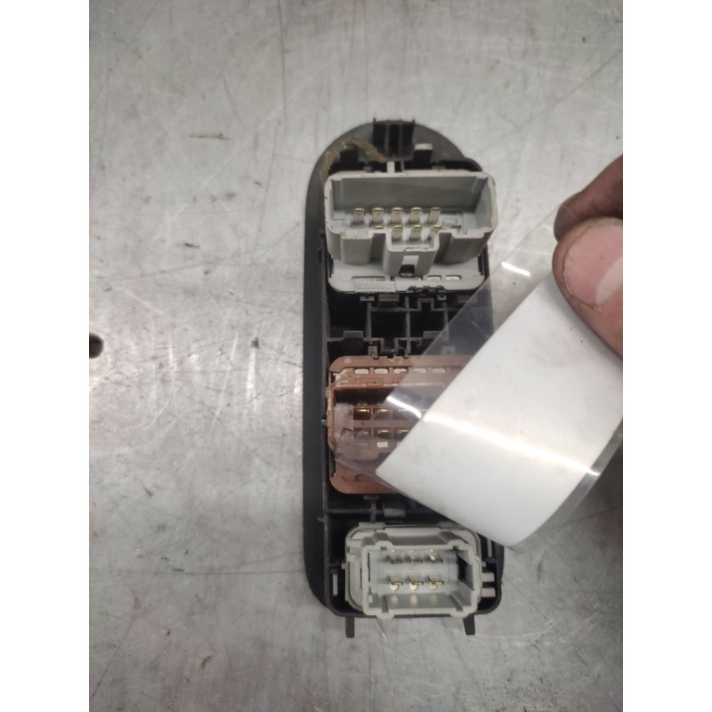Recambio de mando elevalunas delantero izquierdo para renault scenic ii 1.5 dci diesel referencia OEM IAM 2
