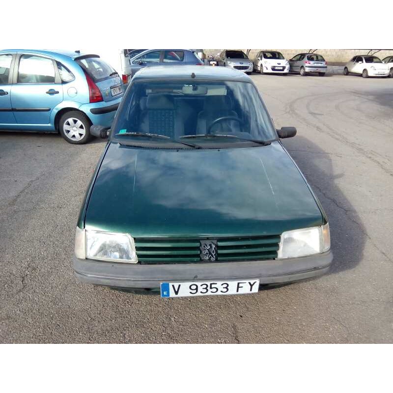 PEUGEOT 205 BERLINA