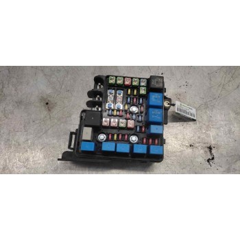 CAJA RELES / FUSIBLES 