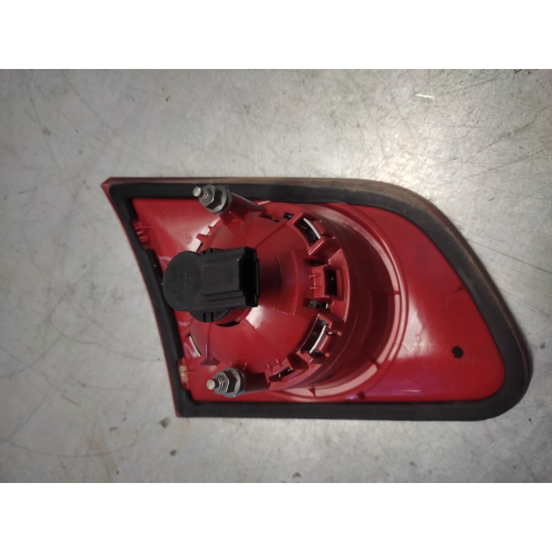 Recambio de piloto trasero derecho interior para volkswagen passat variant (3c5) advance referencia OEM IAM 27448002 - Rojo 2