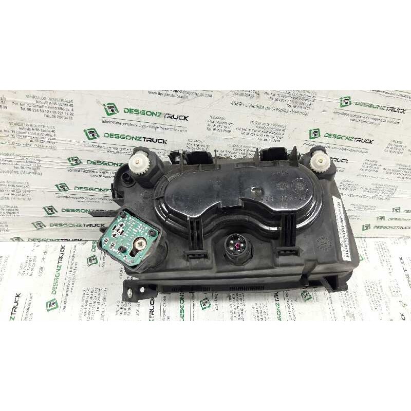 Recambio de faro izquierdo para audi 80 avant básico berlina referencia OEM IAM 2