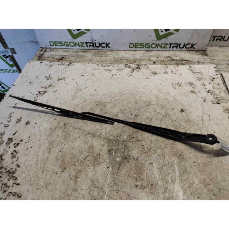 Recambio de brazo limpia delantero derecho para nissan micra (k12e) acenta referencia OEM IAM - Rojo 2