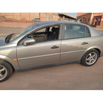 opel vectra c berlina del año 2003