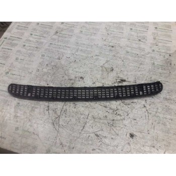 Recambio de rejilla delantera central para bmw serie 3 berlina (e46) 320d referencia OEM IAM 51137075312 CAPO 