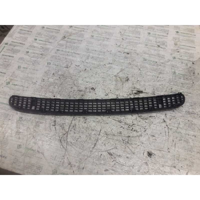 Recambio de rejilla delantera central para bmw serie 3 berlina (e46) 320d referencia OEM IAM 51137075312 CAPO - Negro 2