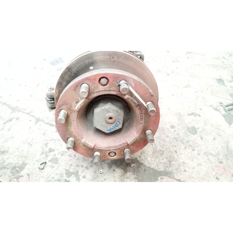 Recambio de buje delantero para iveco eurocargo tector 5.9 diesel referencia OEM IAM 7182042  