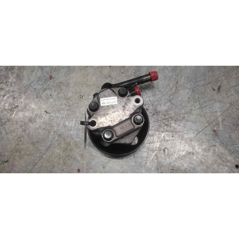 Recambio de bomba direccion para kia carens 2.0 crdi ex monovolumen referencia OEM IAM 0K2KC32600 3