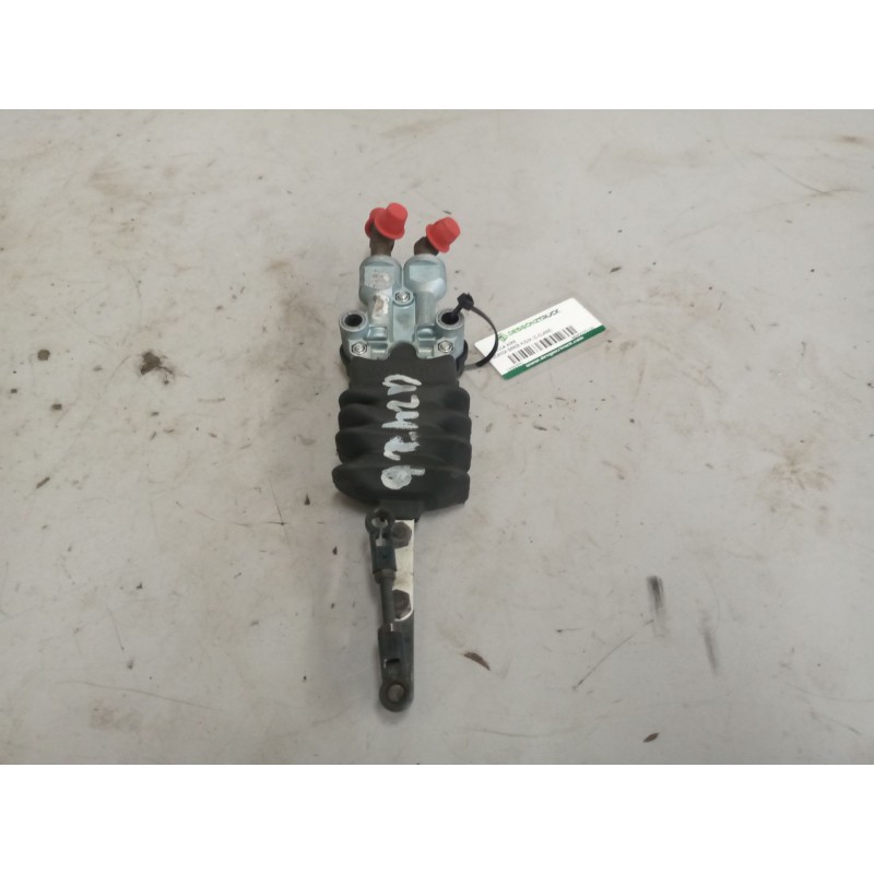 Recambio de valvula aire para scania serie p/g/r (c-clase) 15.6 diesel referencia OEM IAM 4640070100 VALVULA NIVELADORA - Blanco