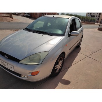 ford focus berlina (cak) del año 2001