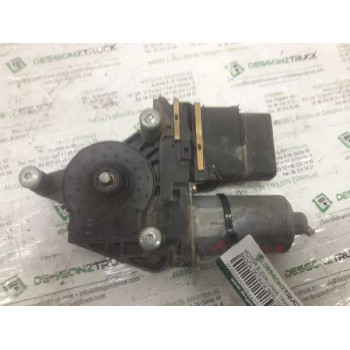 MOTOR ELEVALUNAS TRASERO DERECHO 0130821732 18 PINS 