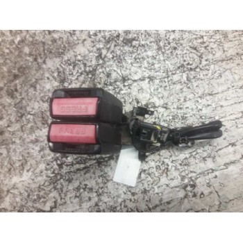 Recambio de enganche de cinturon trasero derecho para peugeot 207 xs pack referencia OEM IAM   