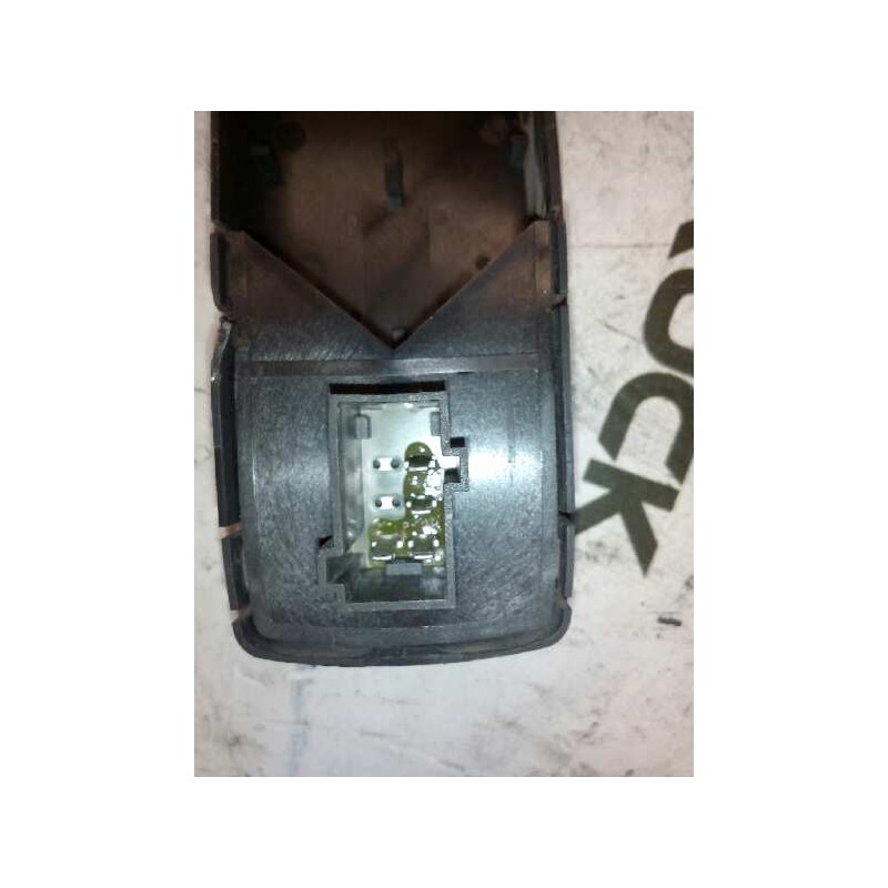 Recambio de mando elevalunas delantero derecho para daf serie xf105.460 fsa 4x2 super-space-cab referencia OEM IAM 1811229 10255 - Blanco