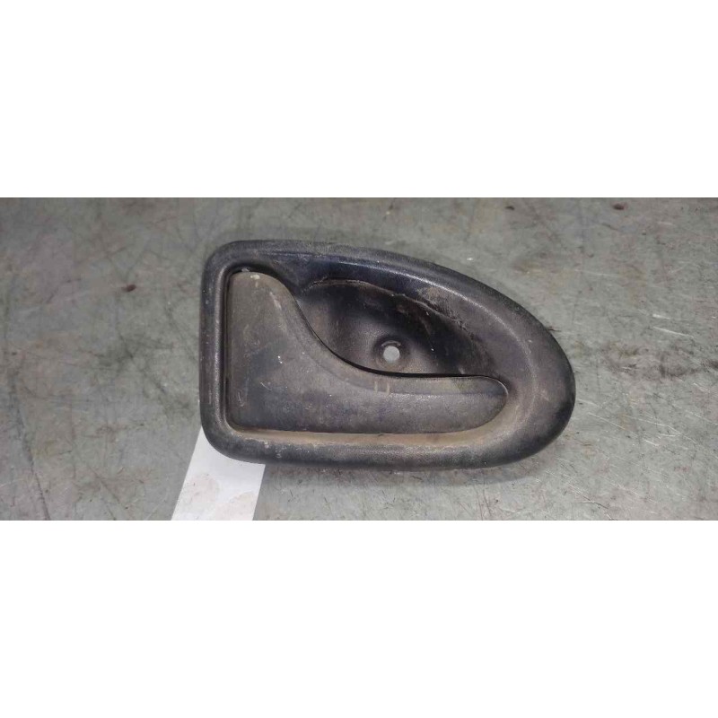 Recambio de maneta interior delantera izquierda para opel movano (2004 =>) combi corto l1h1 2.8t referencia OEM IAM