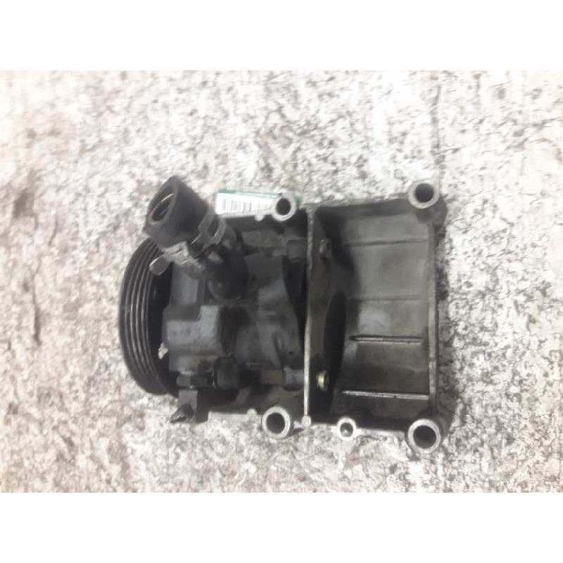 Recambio de bomba direccion para ford fiesta berlina (dx) ambiente referencia OEM IAM 96FF3A733BC 3