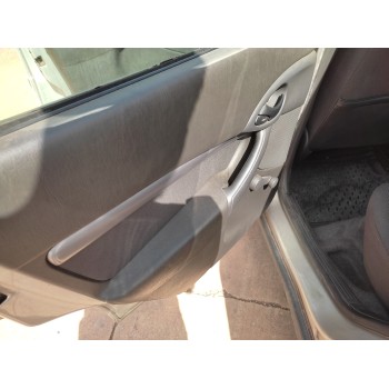 ford focus berlina (cak) del año 2001