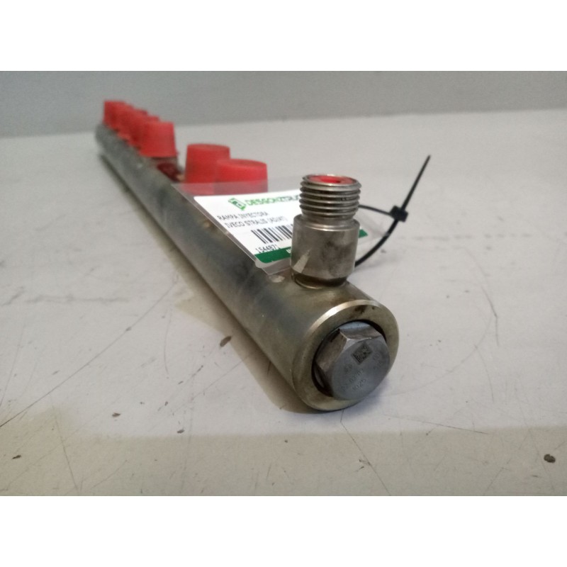 Recambio de rampa inyectora para iveco stralis (ad/at) fg ad   4x2 tráfico urbano referencia OEM IAM 504373407  0445226054 - Blanco 2