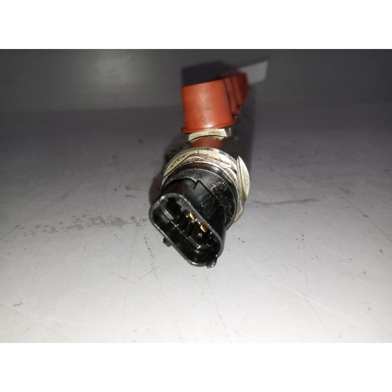 Recambio de rampa inyectora para iveco stralis (ad/at) fg ad   4x2 tráfico urbano referencia OEM IAM 504373407  0445226054 - Blanco 3