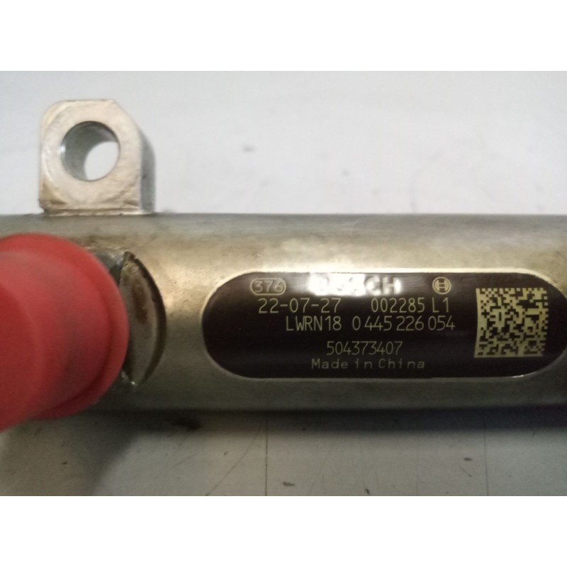 Recambio de rampa inyectora para iveco stralis (ad/at) fg ad   4x2 tráfico urbano referencia OEM IAM 504373407  0445226054 - Blanco 4