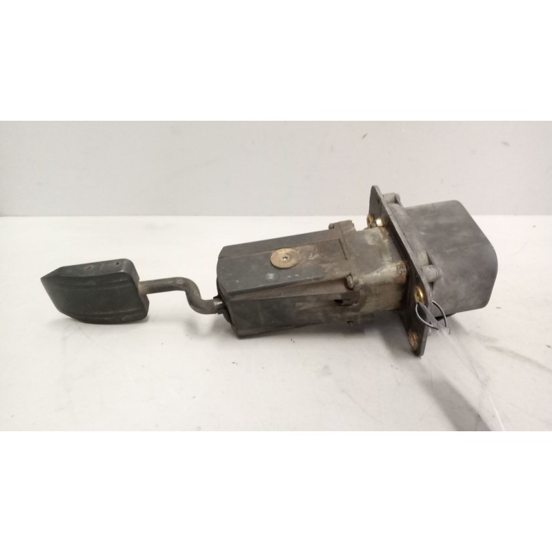 Recambio de pedal acelerador para iveco eurocargo referencia OEM IAM 41016771  