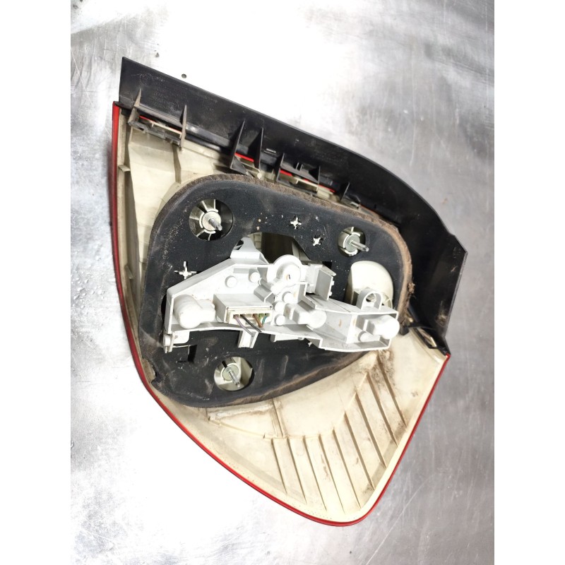 Recambio de piloto trasero izquierdo para bmw 1 (e81) 118 d referencia OEM IAM 716495505 - Negro 3