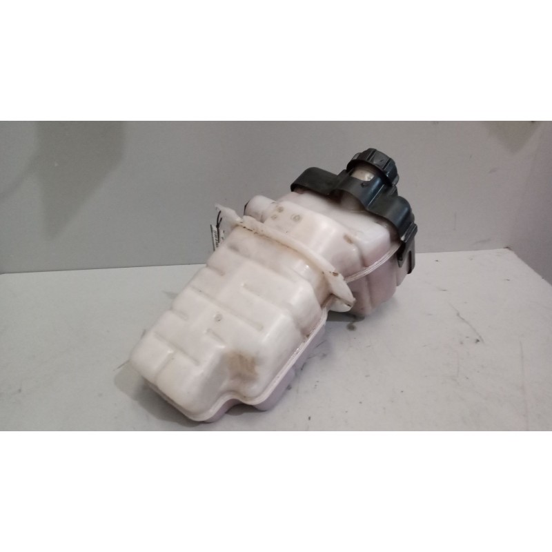 Recambio de deposito expansion para scania r i r 580 referencia OEM IAM 2401668 - Blanco 2