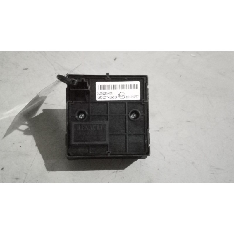 Recambio de mando luces para renault serie t 12.8 diesel referencia OEM IAM 7421995050  21995050 - Blanco 4