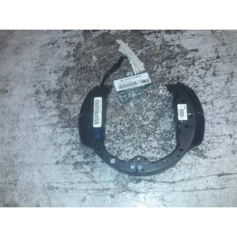 Recambio de mando volante para citroën c4 berlina collection referencia OEM IAM 96497900XT 4 PINS 2