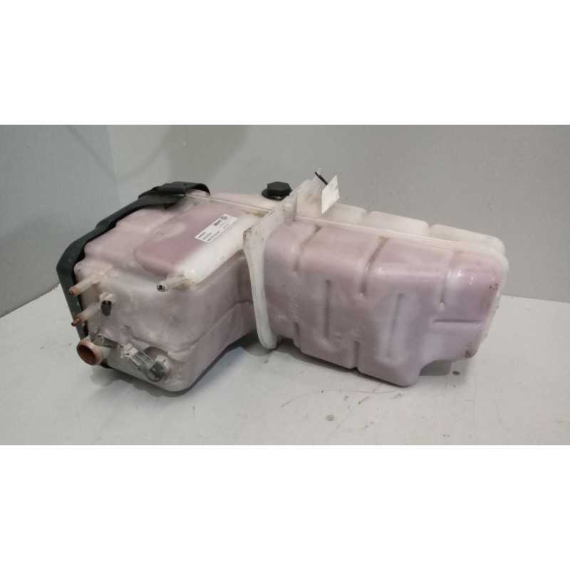 Recambio de deposito expansion para scania r i r 580 referencia OEM IAM 2401668 - Blanco 5