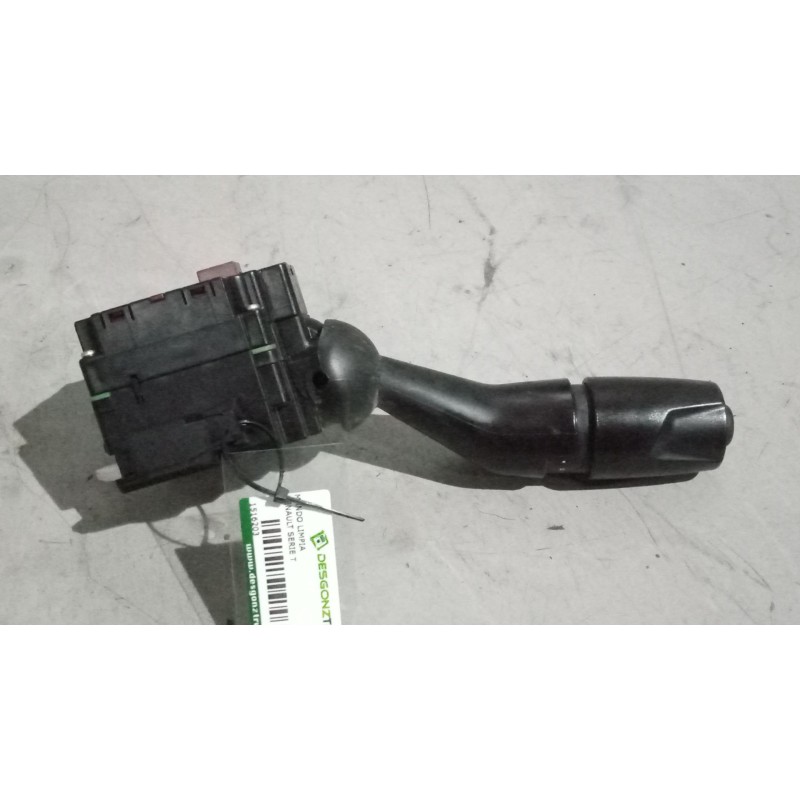 Recambio de mando limpia para renault serie t 12.8 diesel referencia OEM IAM 23517978  MANDO INTERMITENTES
