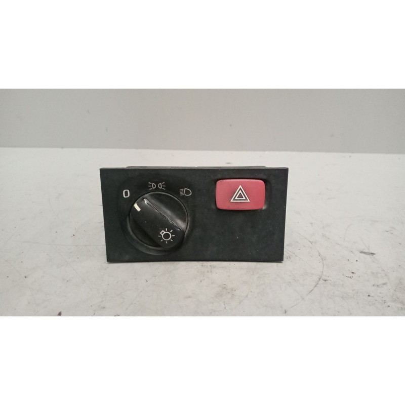 Recambio de mando luces para scania serie p/g/r (c-clase) 15.6 diesel referencia OEM IAM 1540673  
