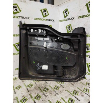Recambio de guarnecido puerta delantera derecha para man tgx 18.xxx 12.4 diesel referencia OEM IAM 81626306110 81626306154 