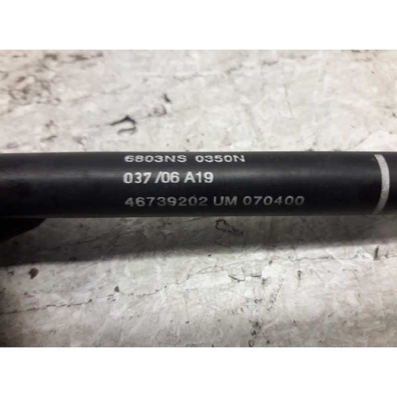 Recambio de amortiguadores capo para alfa romeo 147 (190) 1.6 ts 120 collezione referencia OEM IAM 46739202 350N - Blanco 2