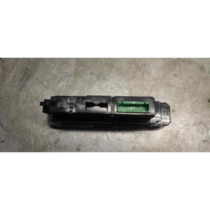 Recambio de mando elevalunas delantero derecho para volvo s80 berlina 2.4 (103kw) referencia OEM IAM 8622040 - Blanco 3