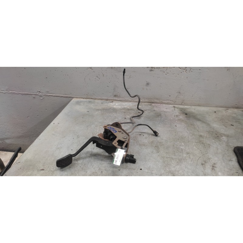 Recambio de pedal embrague para ford fiesta (cb1) ambiente referencia OEM IAM 8V517519AF 2