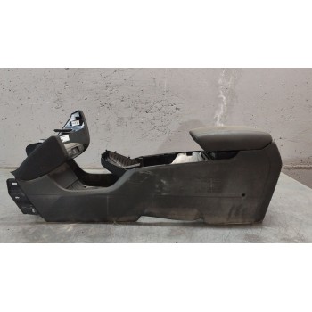 Recambio de consola central para kia niro i (de) e-niro referencia OEM IAM 84630q4110wk  