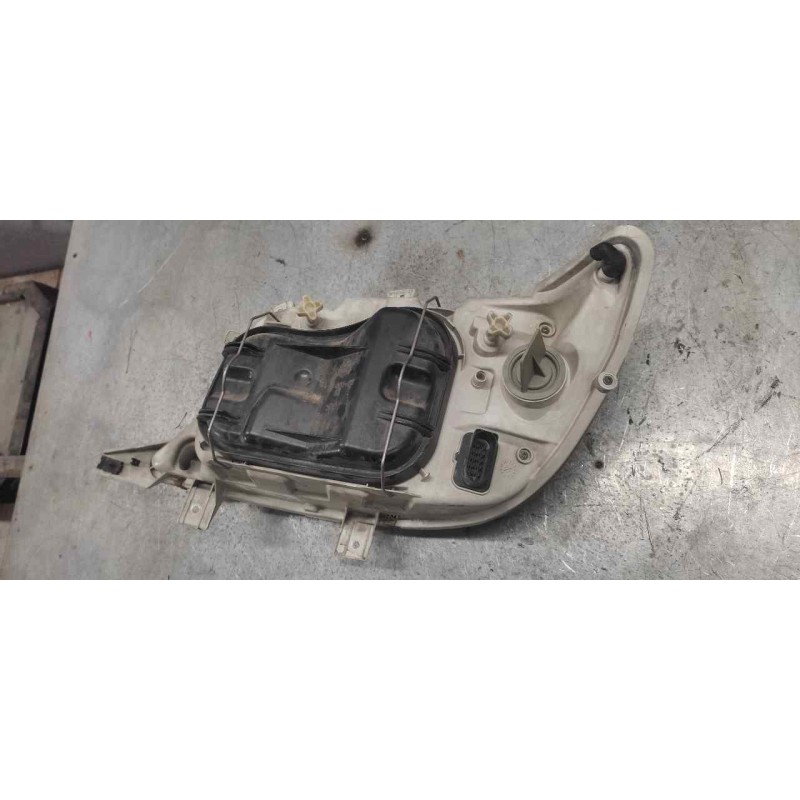 Recambio de faro derecho para mercedes-benz sprinter 02.00  caja cerrada 2.2 cdi cat referencia OEM IAM 15053200 2