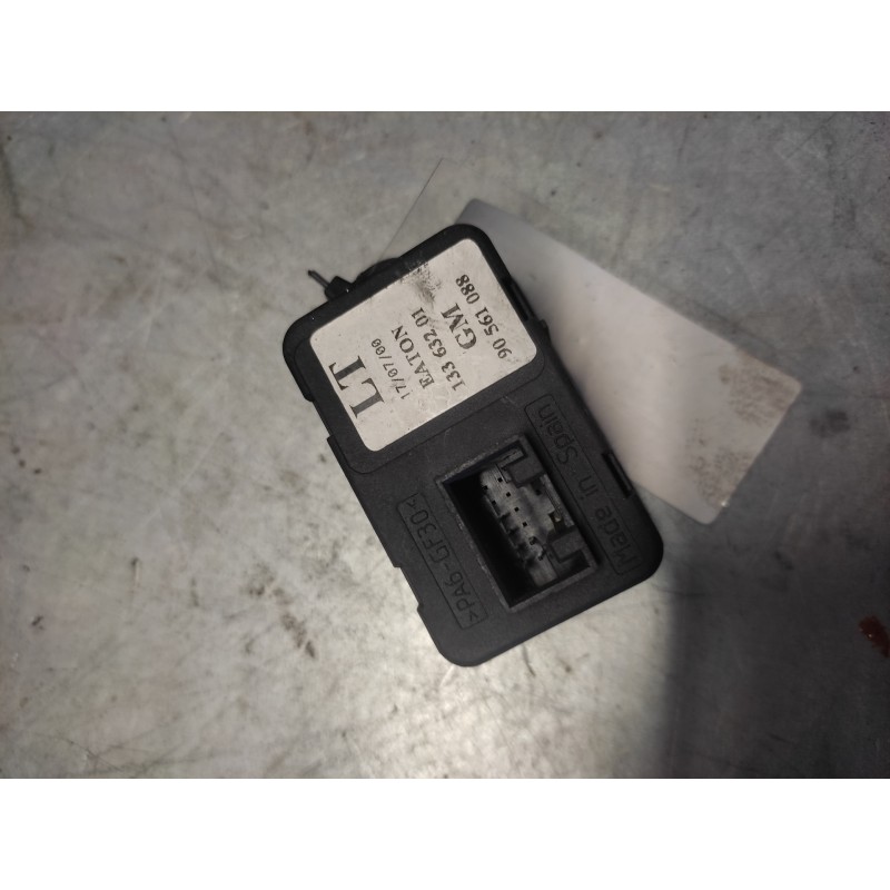 Recambio de mando elevalunas delantero izquierdo para opel astra g berlina club referencia OEM IAM 2