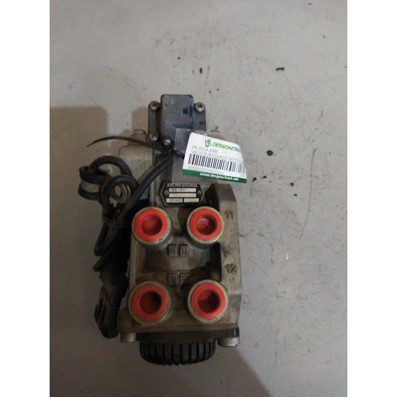 Recambio de valvula aire para iveco eurocargo tector chasis  (typ 120 el 21) larga distancia referencia OEM IAM DX65C 02105 VALV