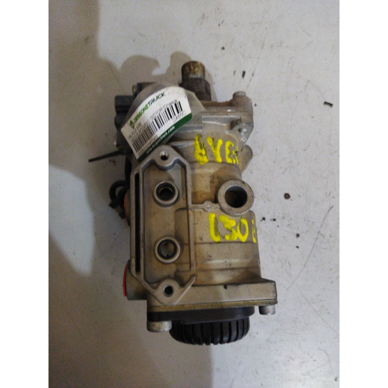 Recambio de valvula aire para iveco eurocargo tector chasis  (typ 120 el 21) larga distancia referencia OEM IAM DX65C 02105 VALV 2