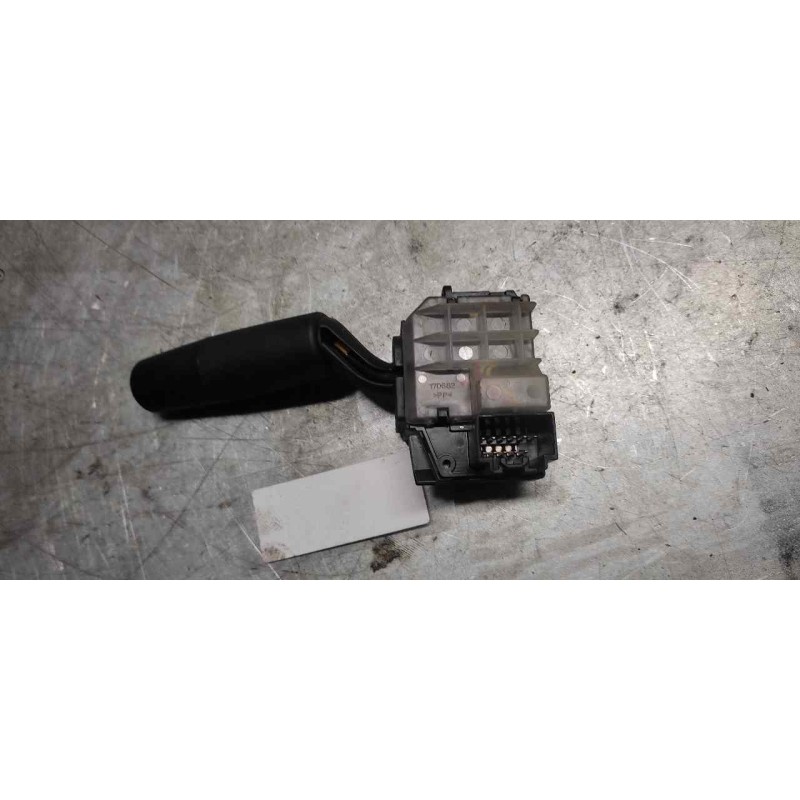 Recambio de mando limpia para mazda 3 berlina (bk) 1.6 crdt active referencia OEM IAM 17D682 - Azul 2