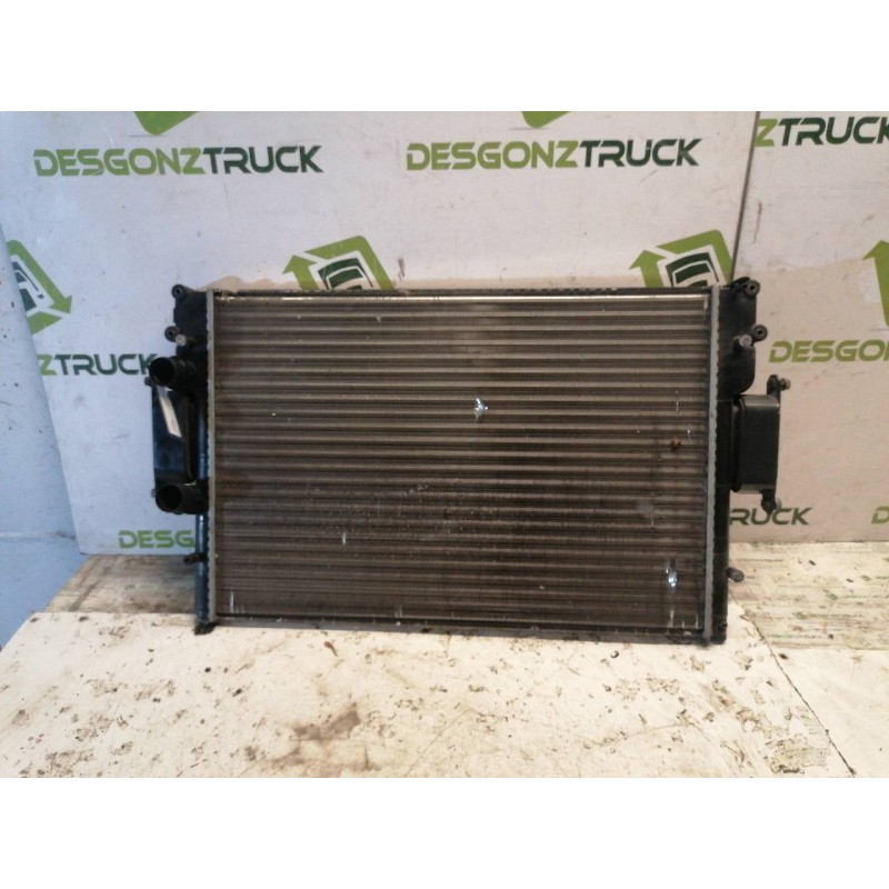 Recambio de radiador agua para iveco daily config. paquetería cabina simple 35s... batalla 3750 referencia OEM IAM 500039638 - Blanco