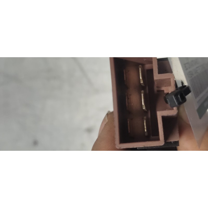 Recambio de boton antivaho para nissan vanette cargo vanette cargo caja cerrada referencia OEM IAM 2
