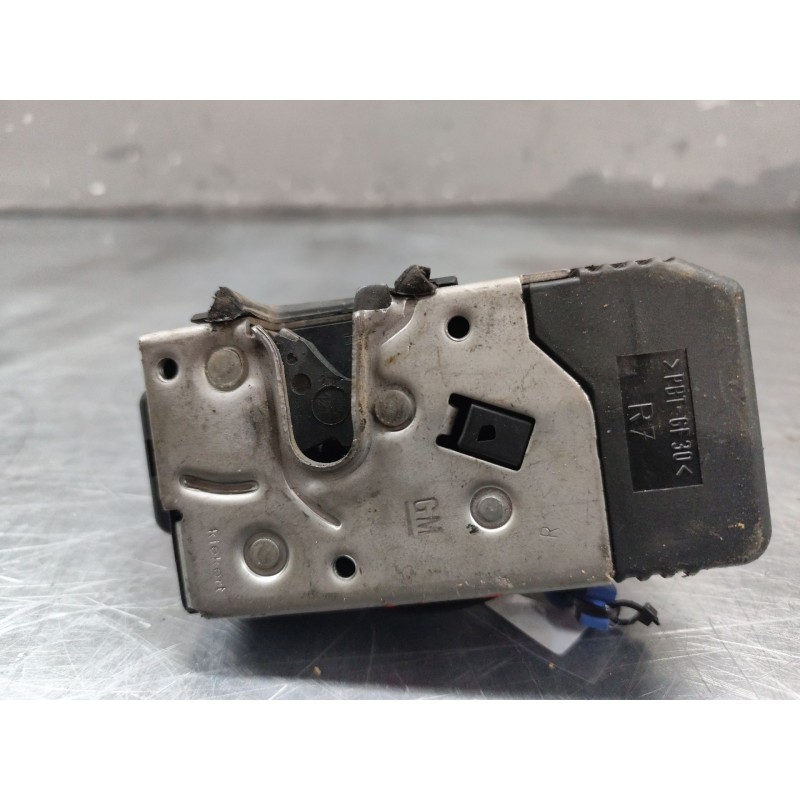 Recambio de cerradura puerta delantera derecha para opel vivaro combi 2.7t corto referencia OEM IAM 9200008248 - Blanco 2
