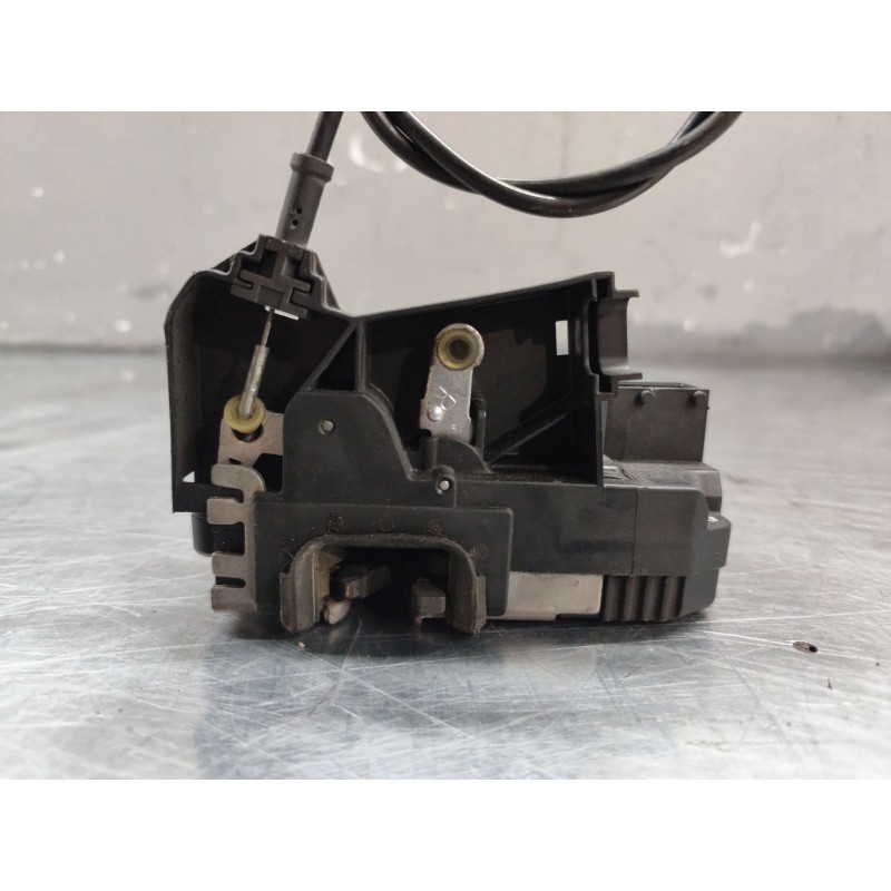 Recambio de cerradura puerta delantera derecha para opel vivaro combi 2.7t corto referencia OEM IAM 9200008248 - Blanco 3