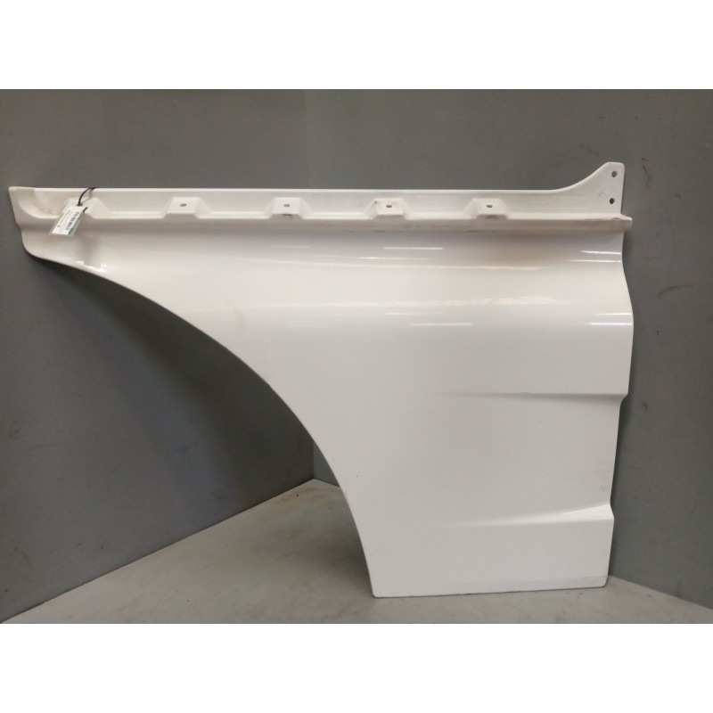 Recambio de moldura puerta delantera derecha para man tgx 18.xxx 12.4 diesel referencia OEM IAM 81626100018  