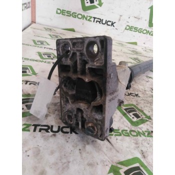 Recambio de soporte guardabarros trasero para renault serie t fg 4x2 cabina high-sleeper referencia OEM IAM DERECHO  