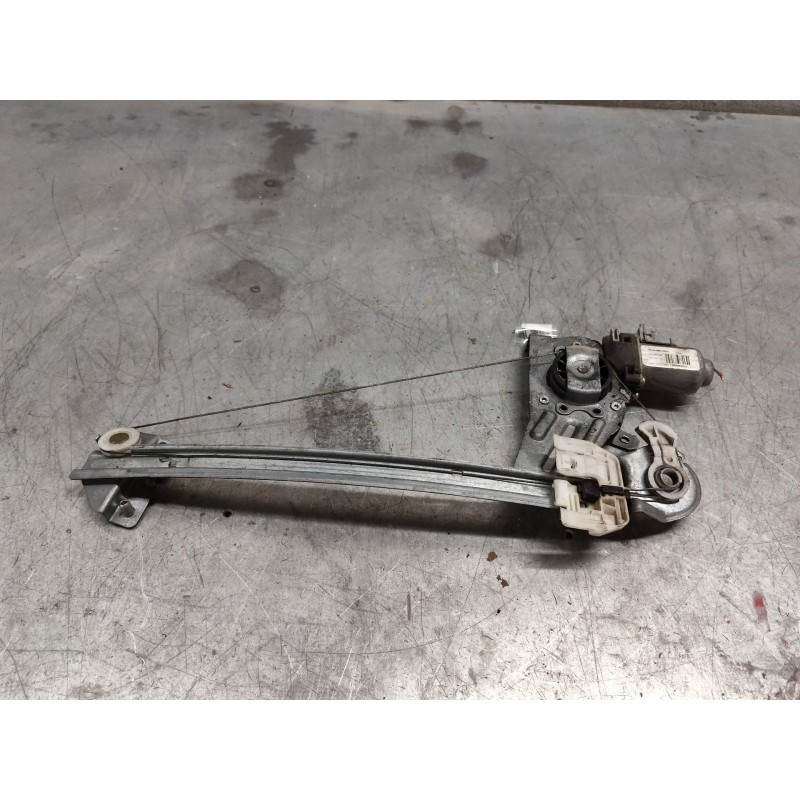 Recambio de elevalunas trasero derecho para peugeot 206 berlina xt referencia OEM IAM 400681 - Plata 2